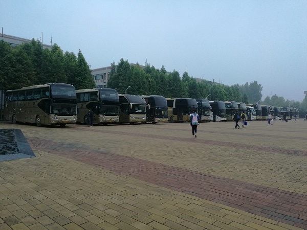 鄭州大巴車租賃:醉漢大巴吸煙被阻止,毆打大巴司機釀事故http://www.dashishang.net/